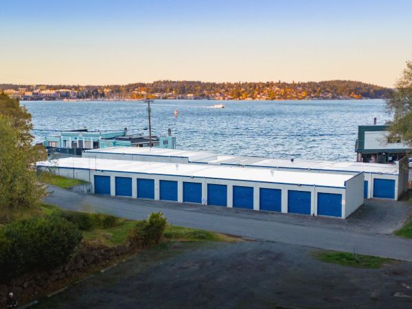 BayStreet Storage