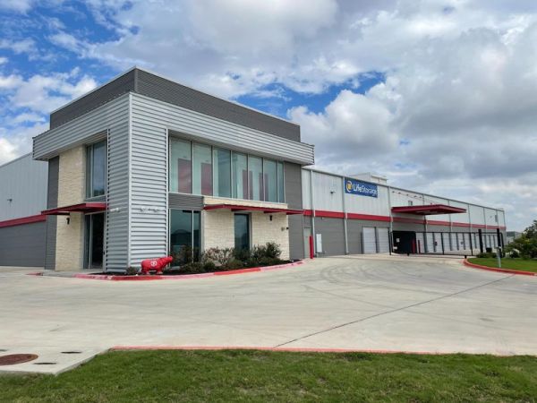 Extra Space Storage - 3832 - Hutto - Benelli Dr
