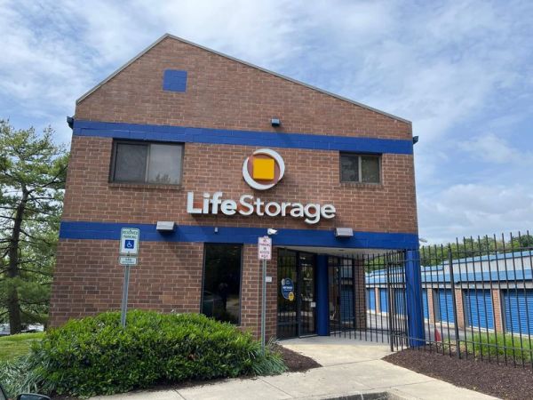 Extra Space Storage - 3552 - Rosedale - Fontana Ln