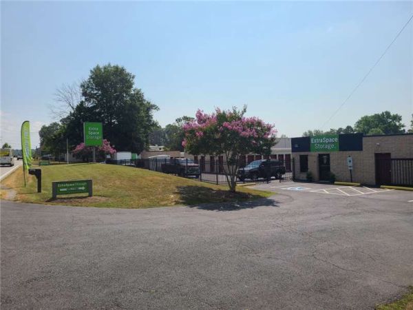 Extra Space Storage - 7689 - Ashland - Kings Acres Rd St - Annex