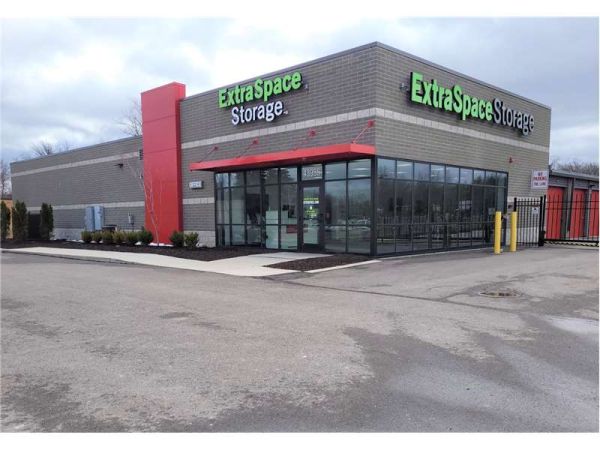 Extra Space Storage - 7957 - Canton - Michigan Ave