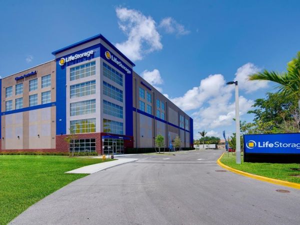 Extra Space Storage - 4116 - Dania Beach - Stirling Rd