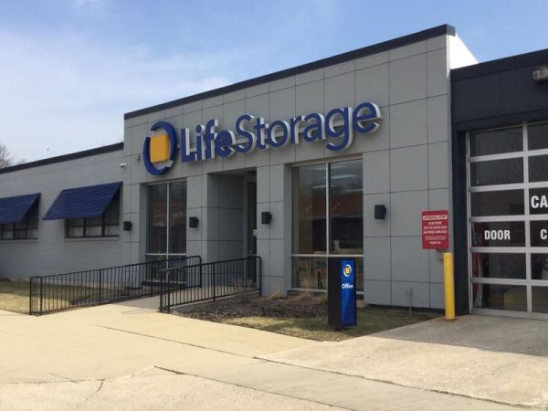 Extra Space Storage - 3450 - Morton Grove - Oakton St