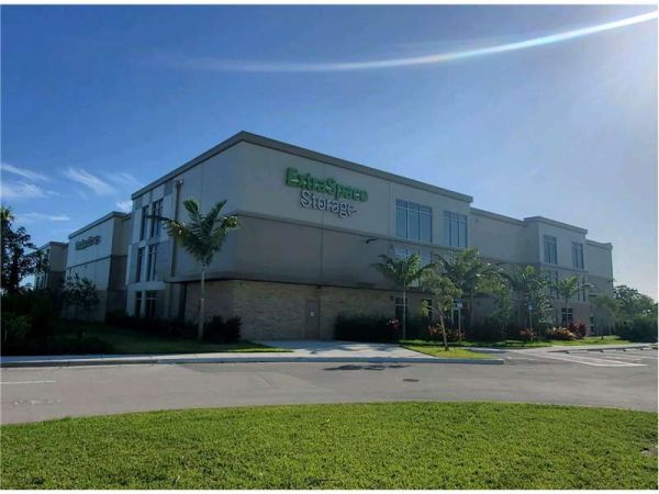 Extra Space Storage - 7244 - Lake Worth - Aquarius Blvd