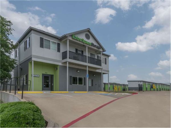 Extra Space Storage - 8081 - Euless - Mid-Cities Blvd