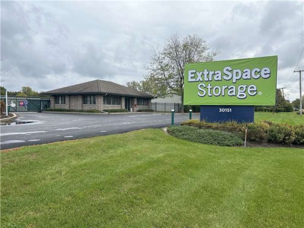 Extra Space Storage - 6299 - Volo - N US Highway 12