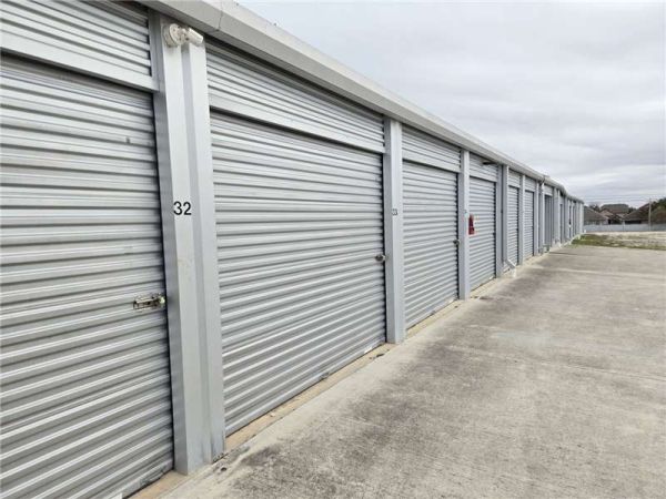 Extra Space Storage - 2233 - Boerne - River Rd