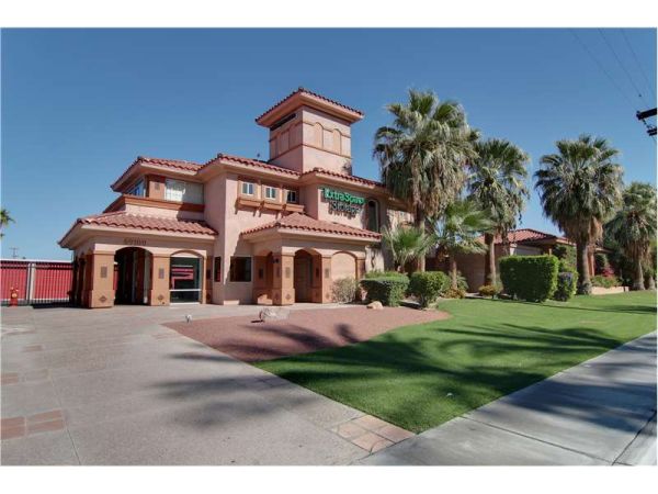 Extra Space Storage - 8282 - Cathedral City - Converse Rd