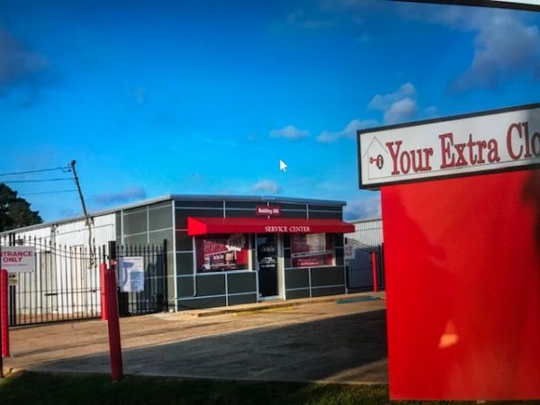 Your Extra Closet - Lynn Lane