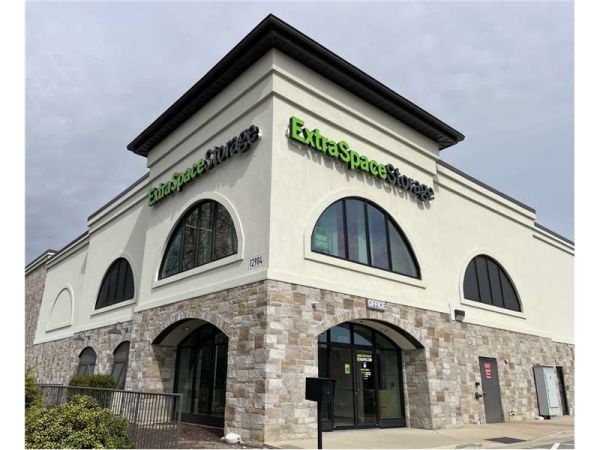 Extra Space Storage - 7440 - Clayton - Clayton Blvd