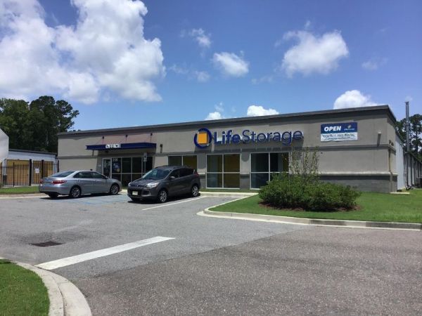 Extra Space Storage - 3534 - Summerville - Main St