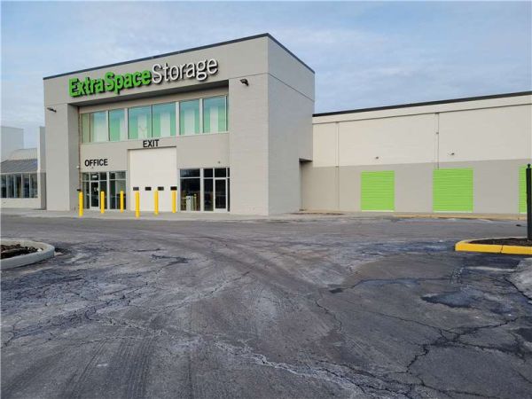 Extra Space Storage - 7551 - Toledo - Lewis Ave