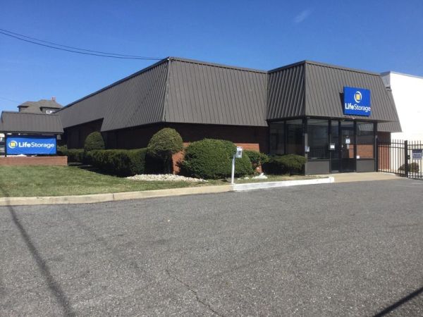 Extra Space Storage - 3422 - Glenolden - Chester Pike