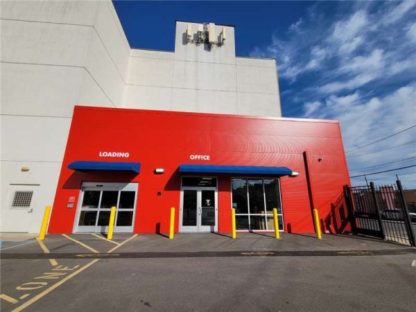 Extra Space Storage - 7780 - Stamford - Main St
