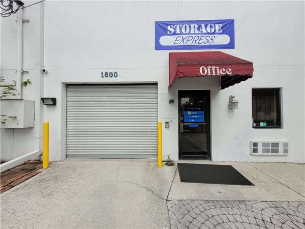 Extra Space Storage - 6136 - Tampa - Platt St