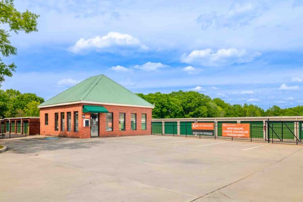 Mini Mall Storage - Loganville