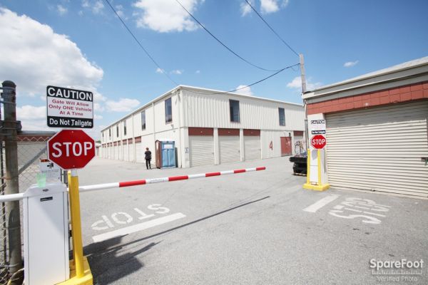 Edison Lock Up
