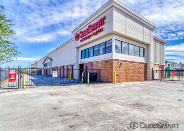 CubeSmart Self Storage - Humble - 9722 North Sam Houston Parkway East