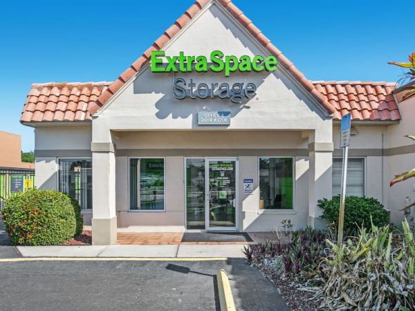Extra Space Storage - 3323 - Clearwater - Drew Street