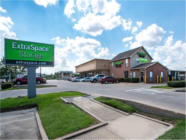 Extra Space Storage - 8613 - Houston - Beechnut Street