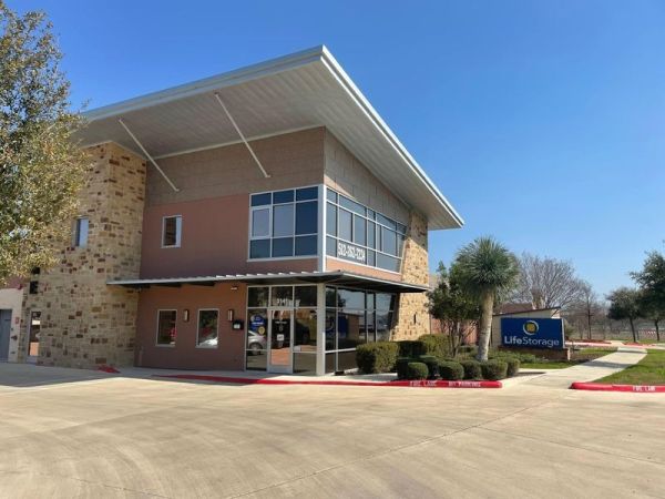 Extra Space Storage - 3890 - Kyle - Cromwell Dr