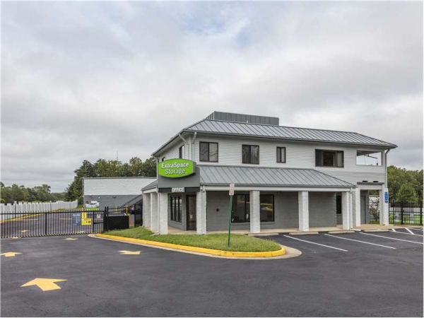 Extra Space Storage - 0707 - Burke - Freds Oak Rd