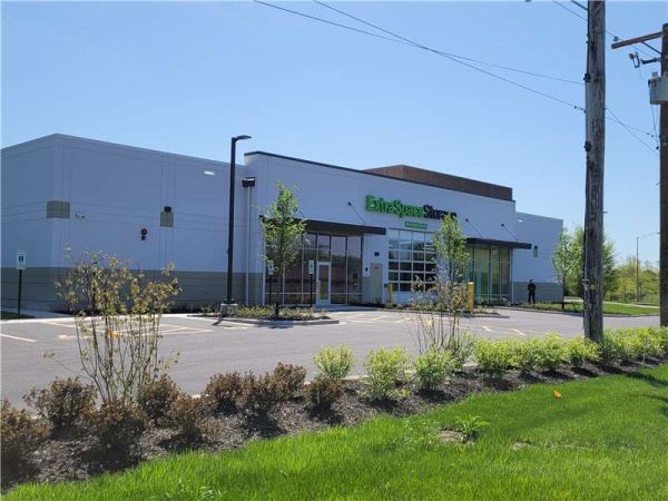 Extra Space Storage - 6067 - Glenview - W Lake Ave