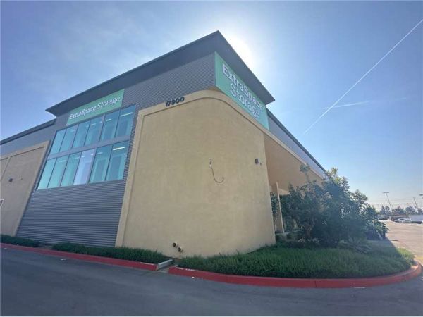Extra Space Storage - 6108 - Cerritos - Crusader Ave