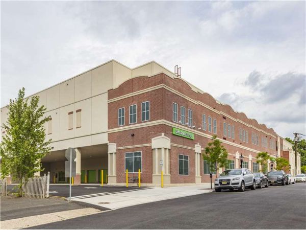 Extra Space Storage - 1861 - Westwood - Madison Ave