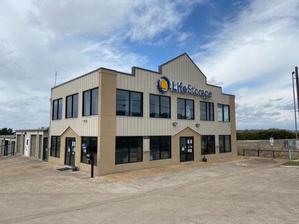 Extra Space Storage - 3375 - Cedar Park - 2440 W Whitestone Blvd