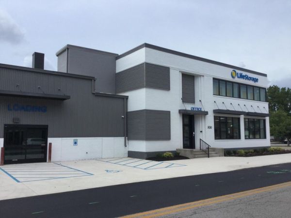 Extra Space Storage - 3935 - Lafayette - 6th St