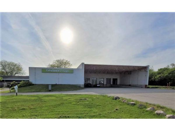 Extra Space Storage - 7825 - Libertyville - Bradley Rd